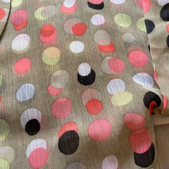 Sheer loose-fitting crop blouse with pearl buttons and waist tie - Picture 13 of 16